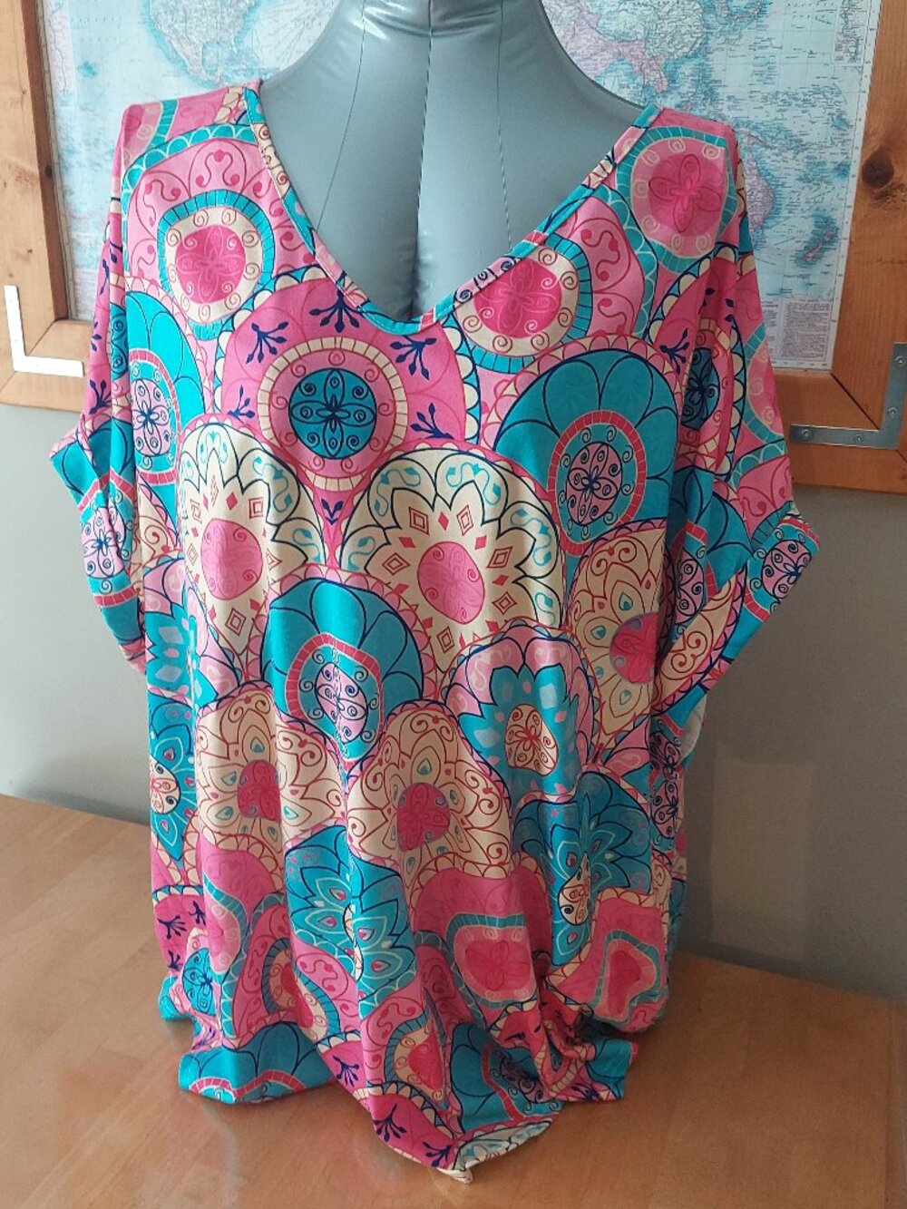 Shein Curve Plus Size V Neck All Over Print Short Sleeved T Shirt Size 4XL